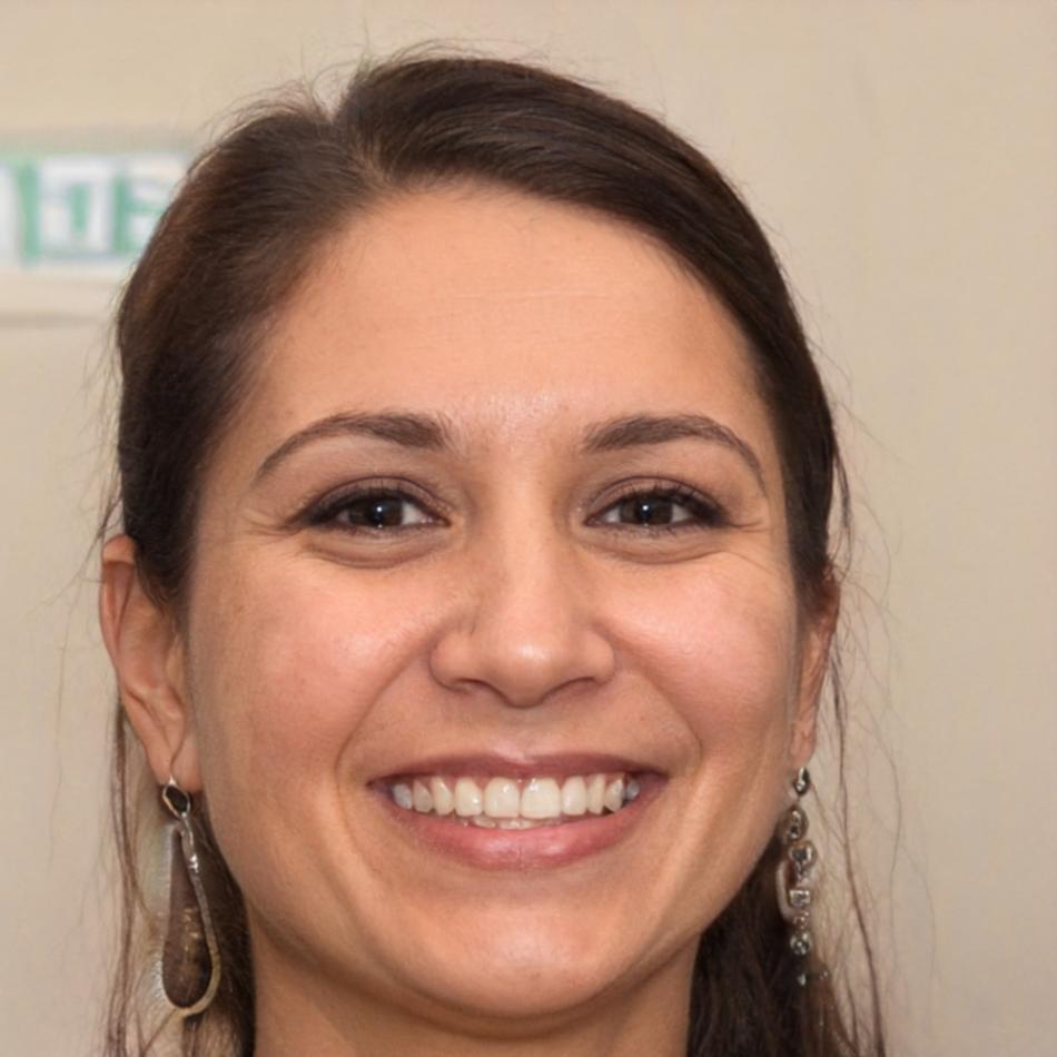 Dra. Marina Rodríguez, especialista en análisis financiero internacional